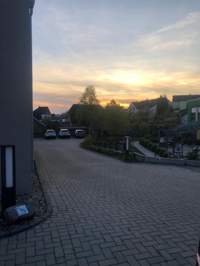 Moderne Wohnung Mit 4 Betten Bochum Esterno foto